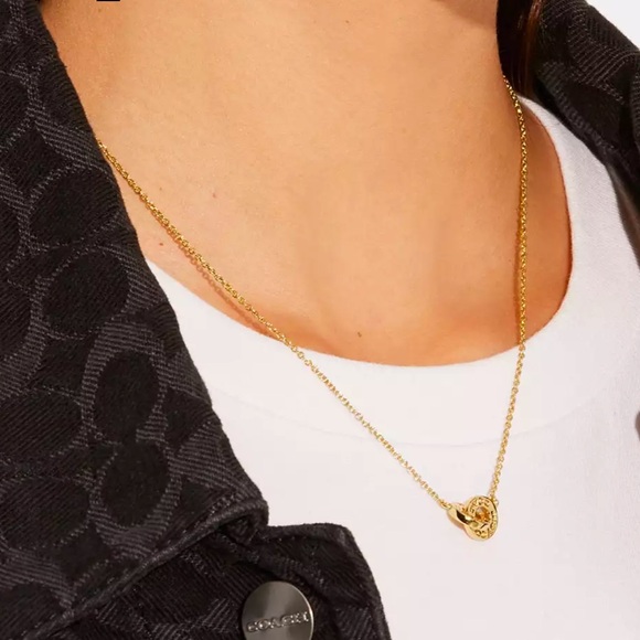 Coach Gold Interlocking Open Circle Pendant Necklace. NWT. Women’s Necklace. - Picture 3 of 7